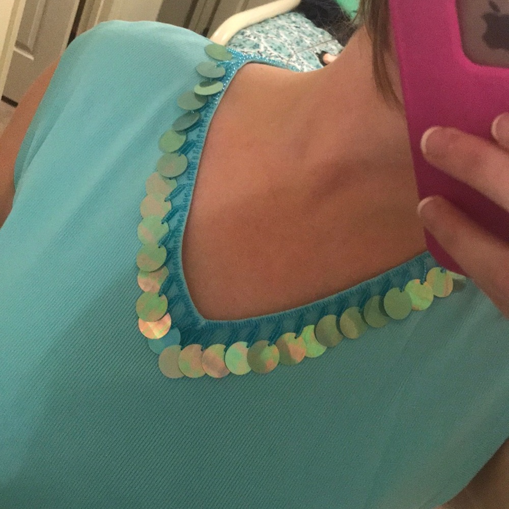 Fun blue top